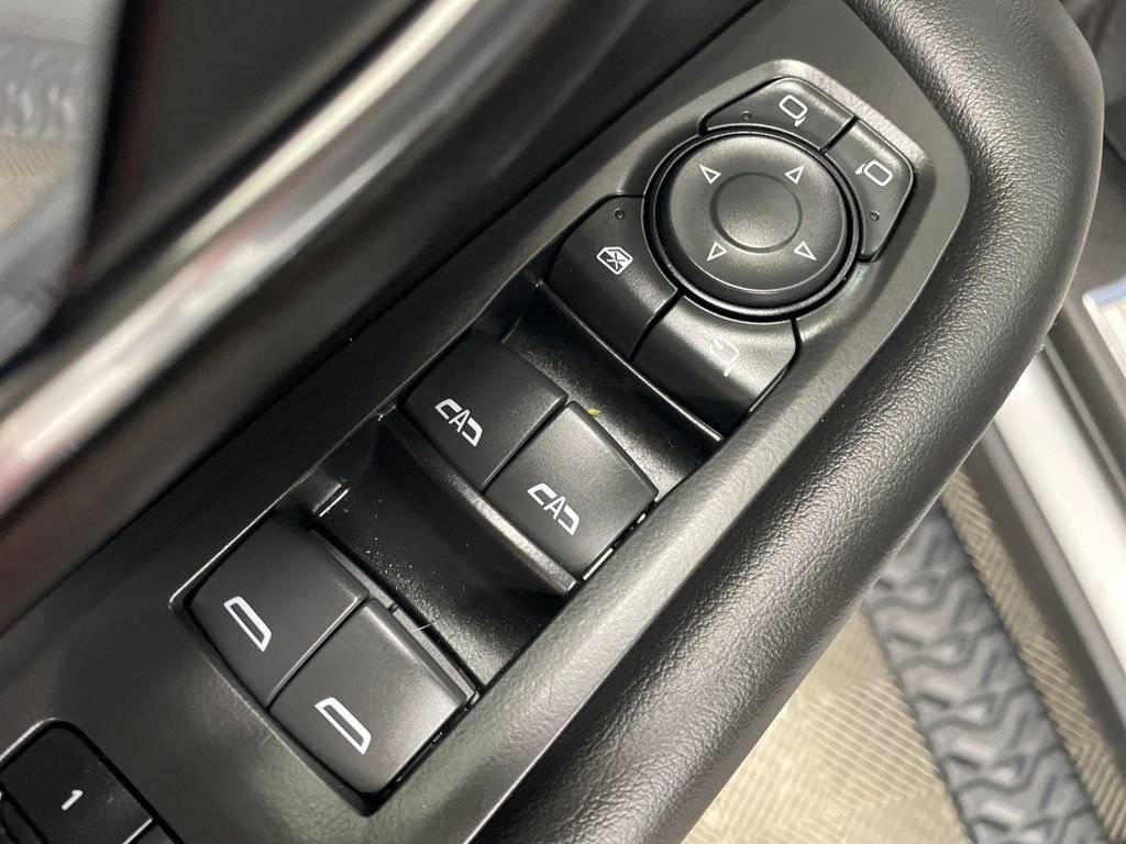 Used 2023 Chevrolet Suburban Z71 w/ Luxury Package image 18