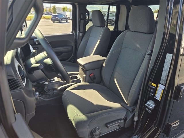 Used 2025 Jeep Gladiator Sport image 9