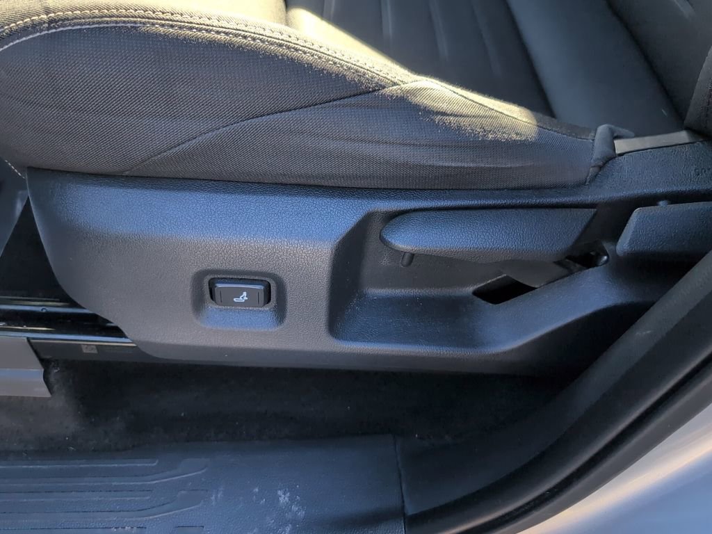 Used 2024 Toyota Tacoma TRD Off-Road image 9