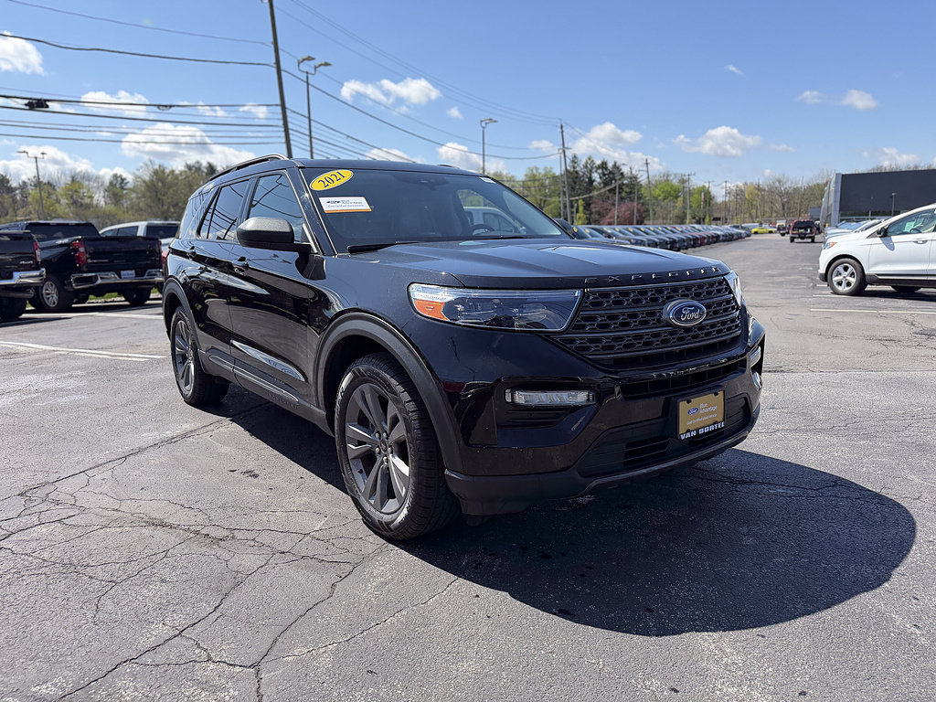 Certified 2021 Ford Explorer XLT w/ Equipment Group 202A AWD/4WD image 10