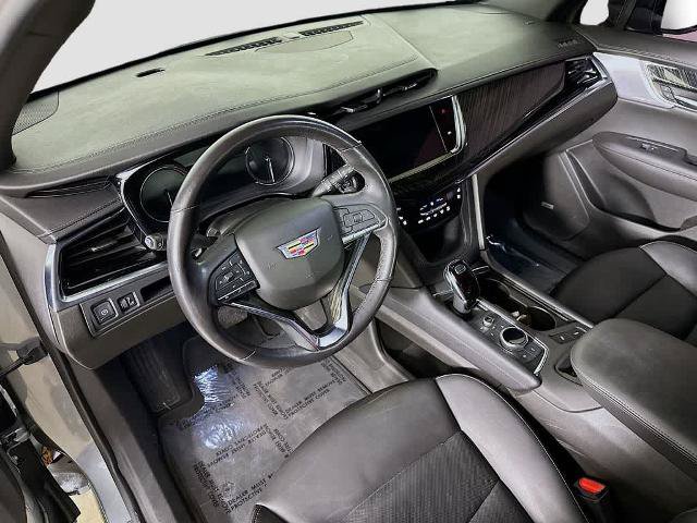 Used 2023 Cadillac XT6 Premium Luxury AWD/4WD image 2