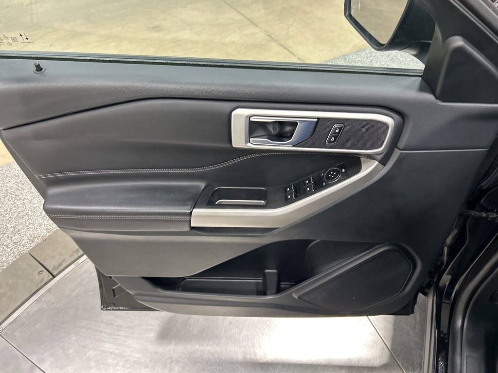Certified 2023 Ford Explorer XLT w/ Equipment Group 202A image 15