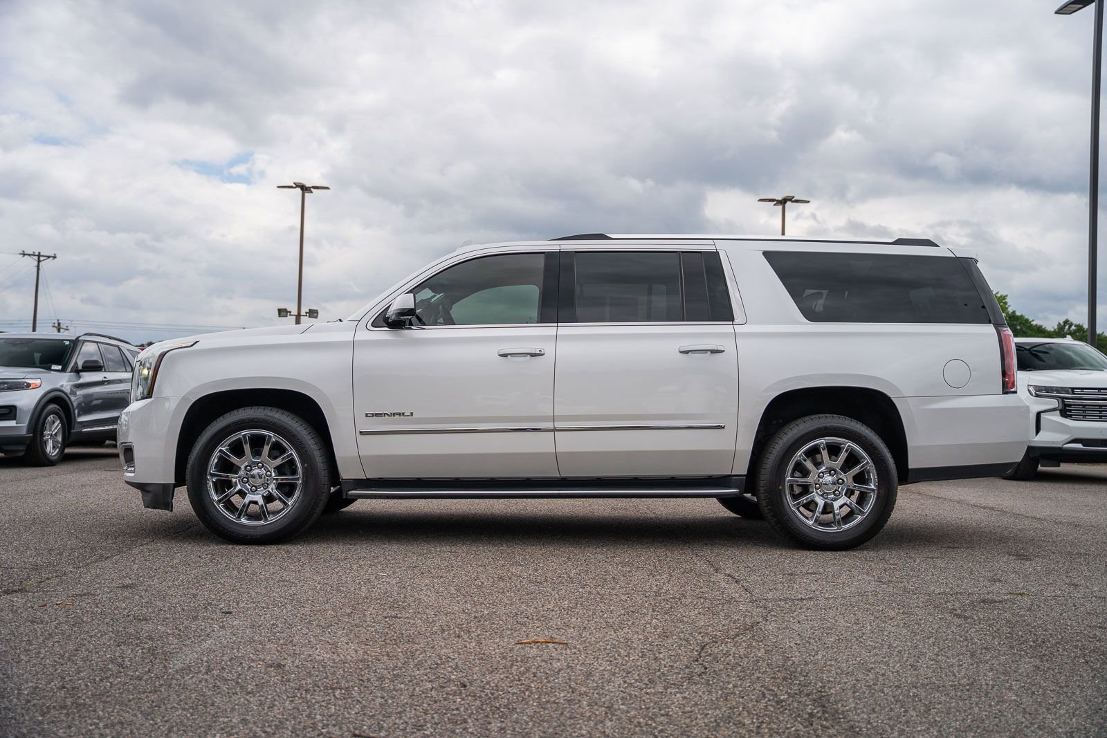 Used 2020 GMC Yukon XL Denali w/ Open Road Package RWD image 5