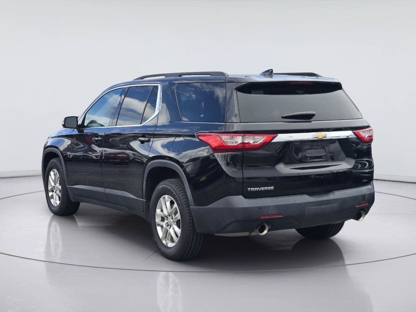 Used 2019 Chevrolet Traverse LT FWD image 6