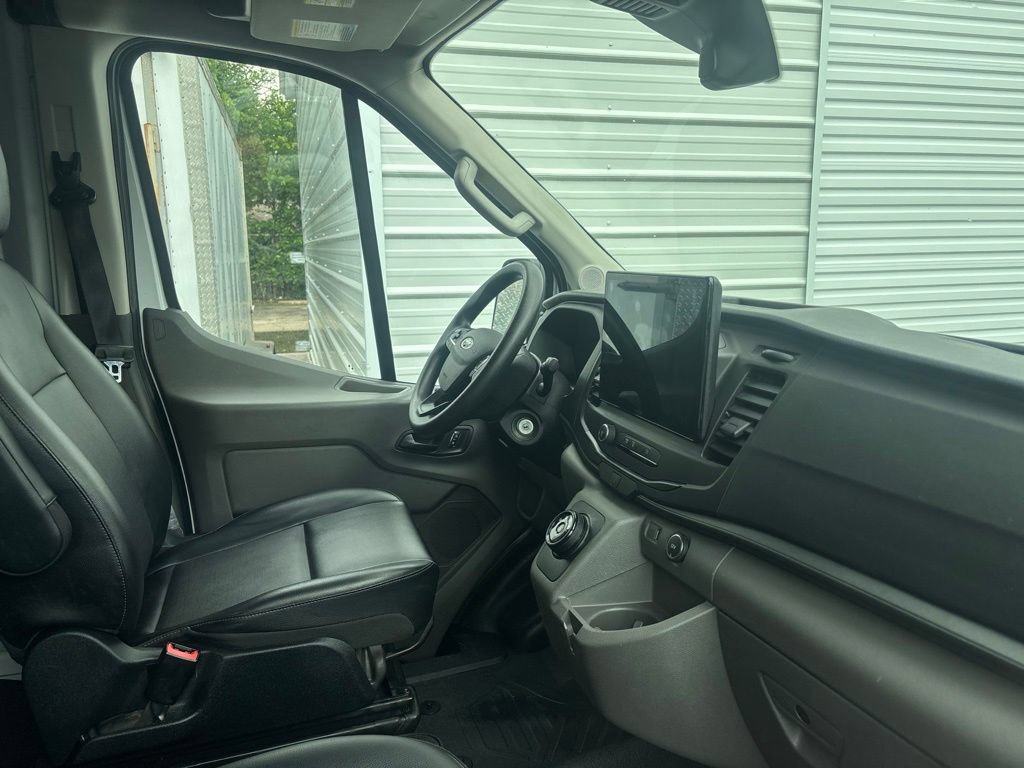Certified 2023 Ford E-Transit 148 High Roof Extended RWD image 9