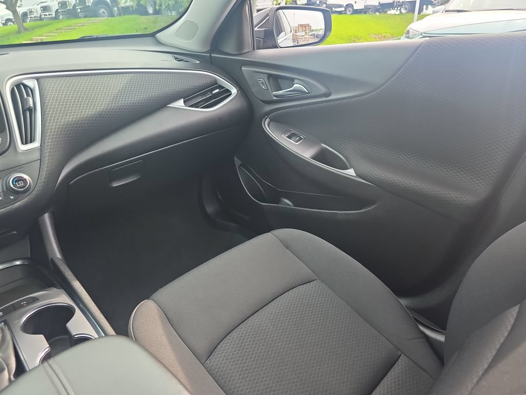 Used 2024 Chevrolet Malibu LT FWD image 22