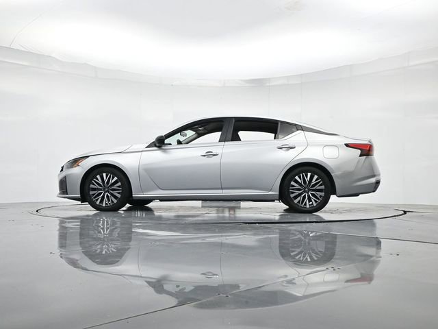 Used 2024 Nissan Altima 2.5 SV image 40