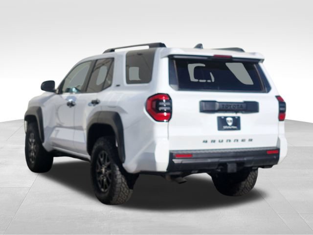 Used 2025 Toyota 4Runner SR5 AWD/4WD image 7