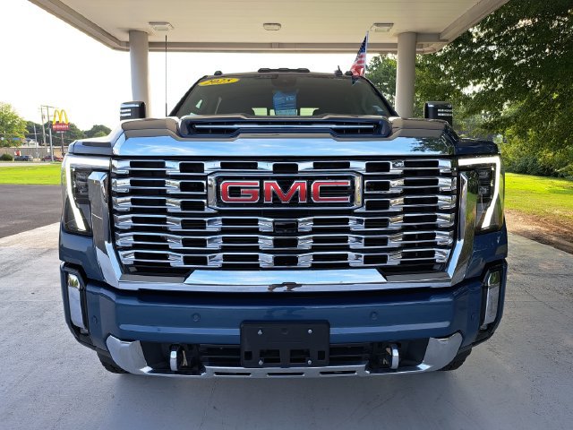 Used 2025 GMC Sierra 2500 Denali w/ Max Trailering Package AWD/4WD image 2