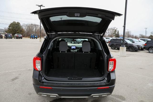 Certified 2022 Ford Explorer XLT w/ Equipment Group 202A image 13