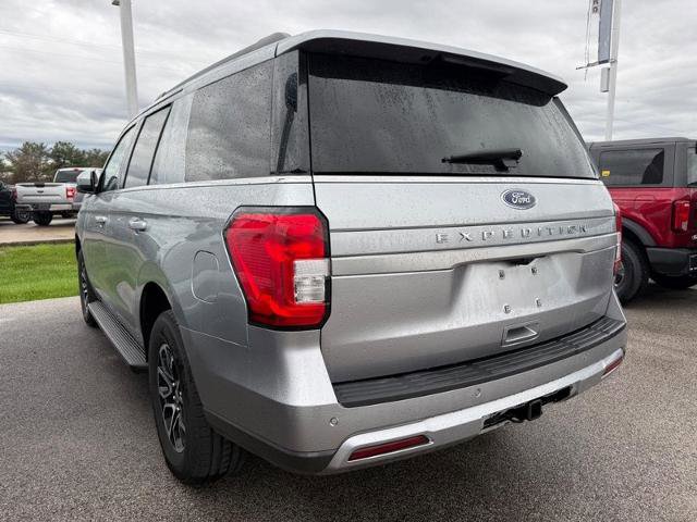 Certified 2024 Ford Expedition XLT image 3