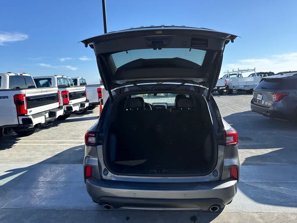 Certified 2024 Ford Escape ST-Line w/ Tech Pack #1 FWD image 9
