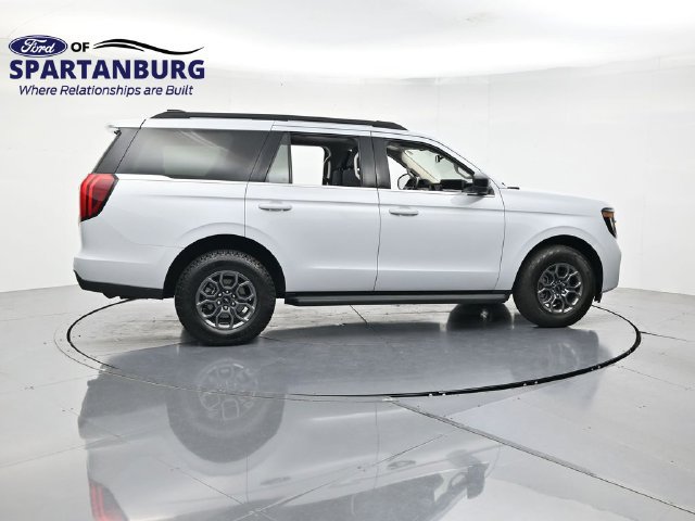 Certified 2025 Ford Expedition Active RWD image 2