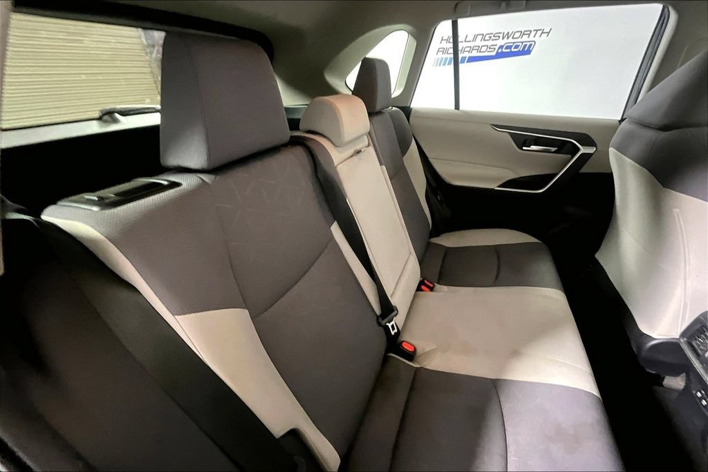 Used 2019 Toyota RAV4 XLE FWD image 22