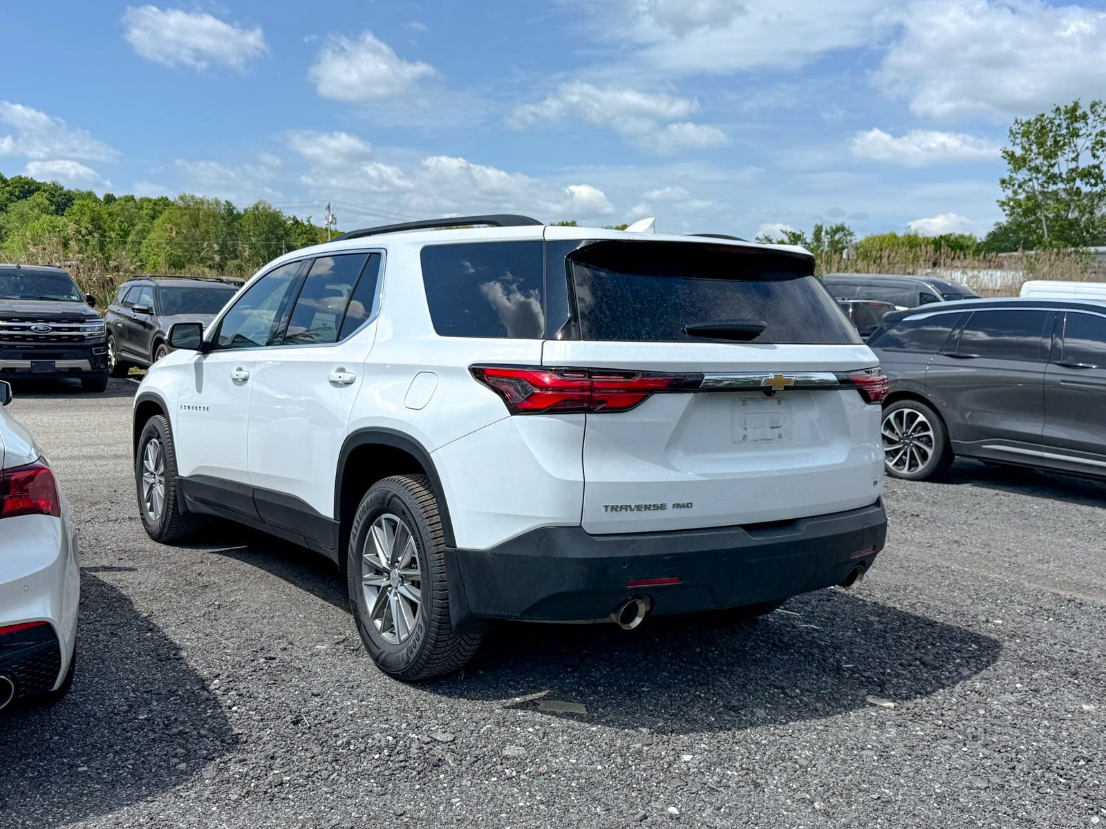 Used 2023 Chevrolet Traverse LT AWD/4WD image 4