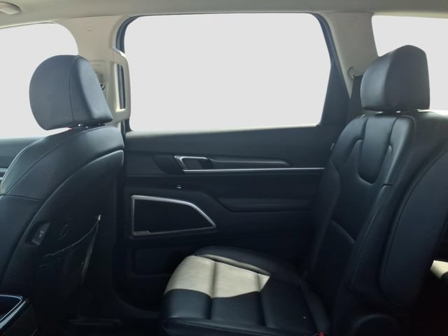 Used 2025 Kia Telluride S AWD/4WD image 9