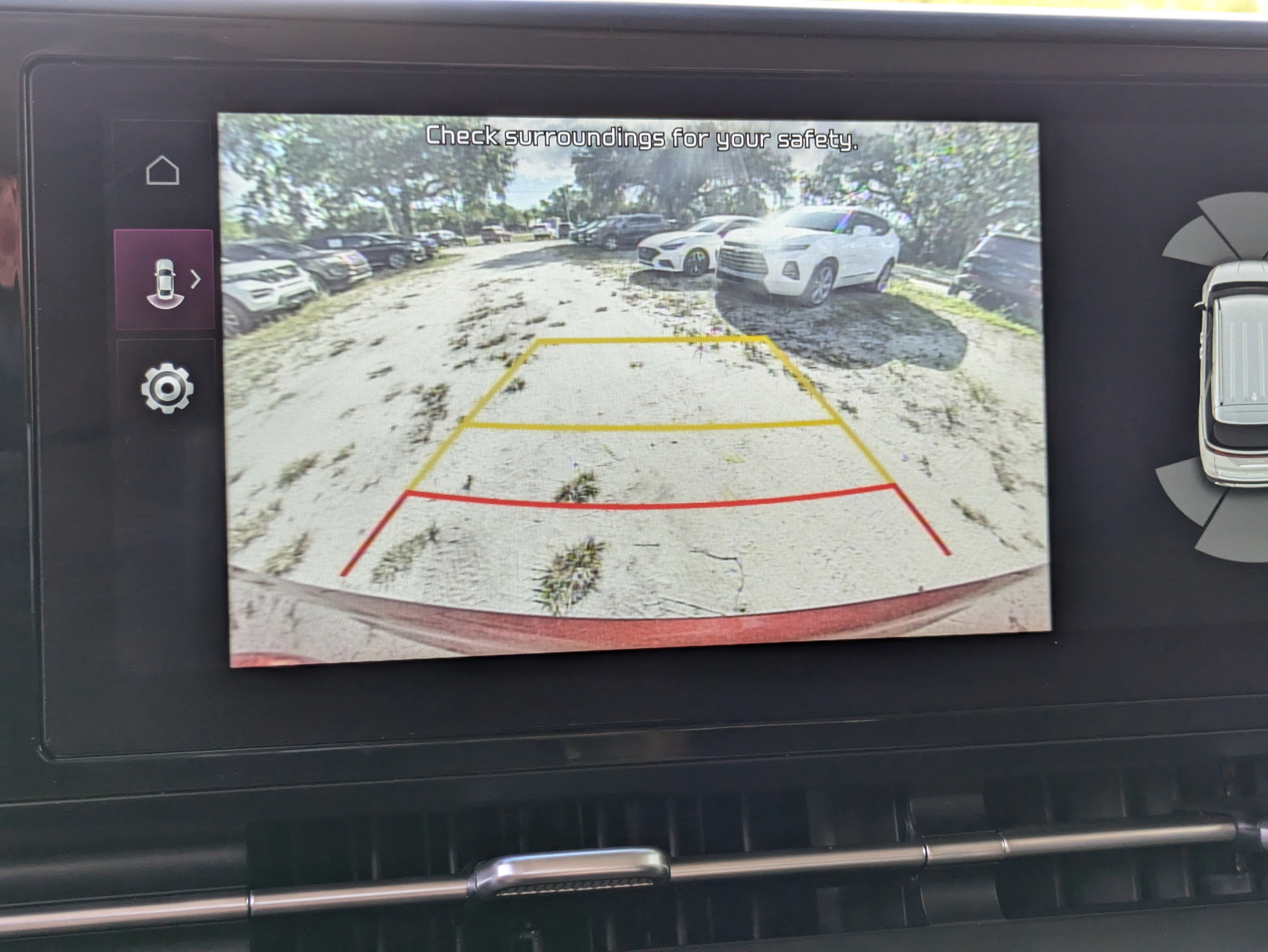 Used 2024 Kia Carnival EX image 34