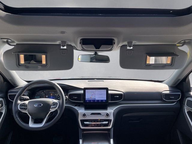 Certified 2022 Ford Explorer XLT w/ Equipment Group 202A image 3