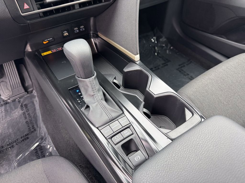 Used 2025 Toyota Camry LE image 21