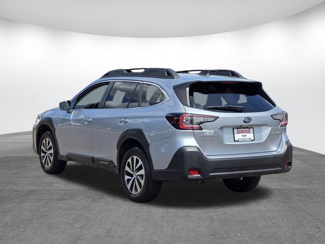 Used 2023 Subaru Outback Premium AWD/4WD image 6