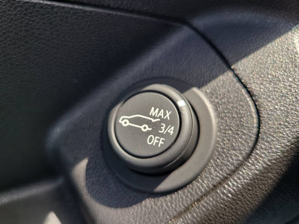 Used 2020 GMC Terrain Denali w/ Denali Premium Package FWD image 15