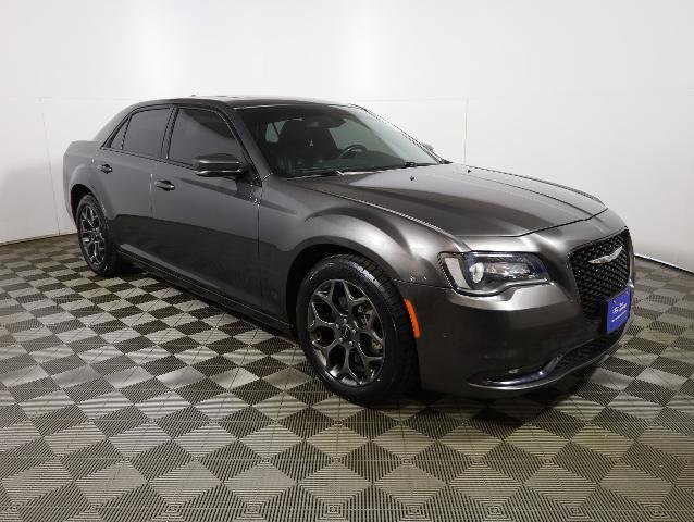 Used 2018 Chrysler 300 S w/ 300S Premium Group image 4