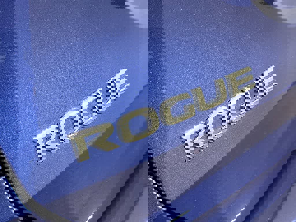 Used 2020 Nissan Rogue SV image 10