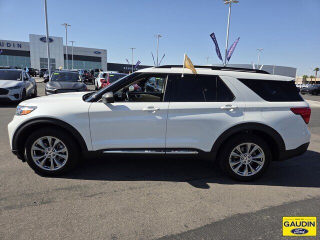 Certified 2023 Ford Explorer XLT w/ Equipment Group 202A AWD/4WD image 4