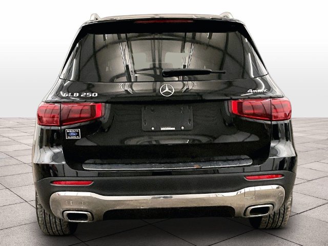 Used 2026 Mercedes-Benz GLB 250 4MATIC image 4