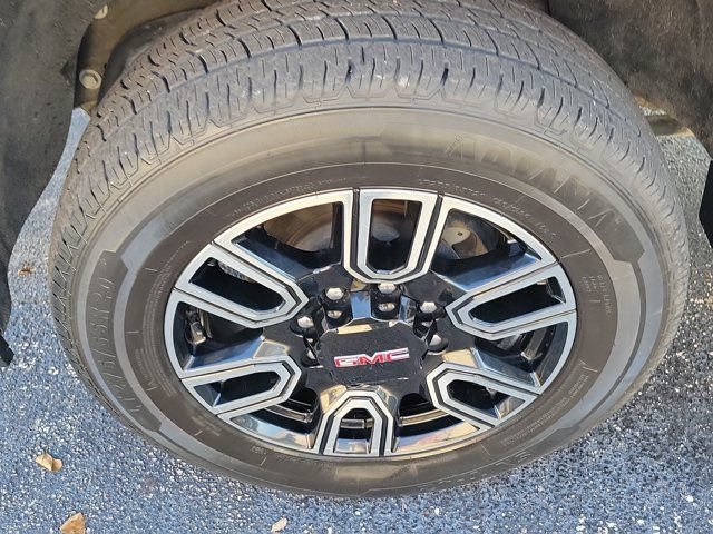 Used 2022 GMC Sierra 2500 AT4 w/ AT4 Premium Plus Package AWD/4WD image 10