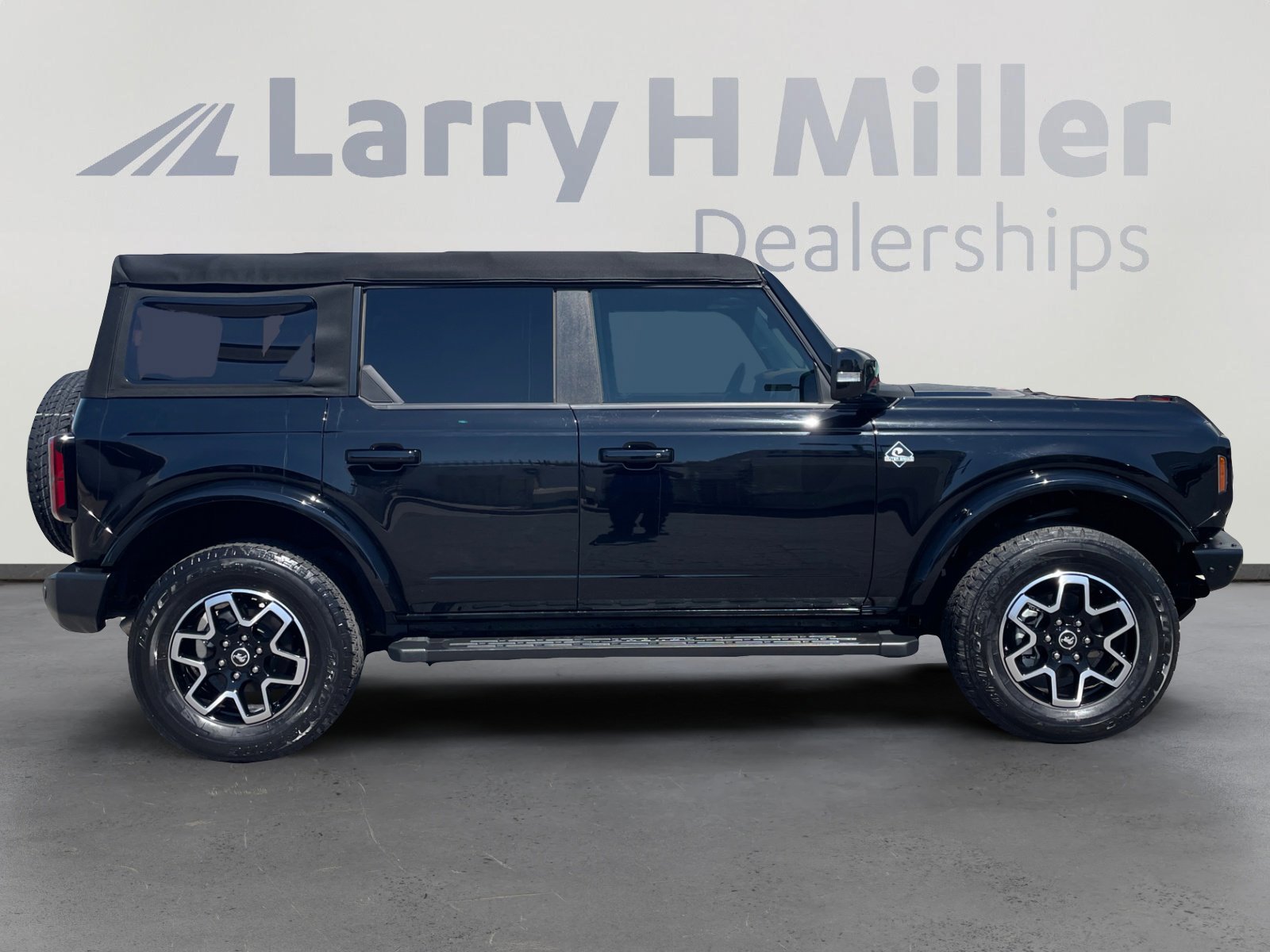 Certified 2024 Ford Bronco Outer Banks AWD/4WD image 6