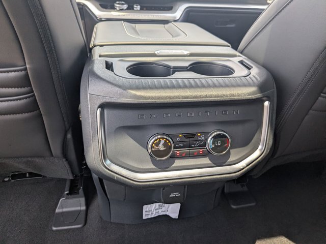 Certified 2025 Ford Expedition Max Platinum w/ Driver's Package AWD/4WD image 30