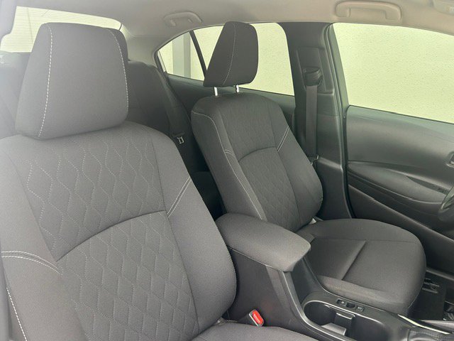 Used 2025 Toyota Corolla LE FWD image 10