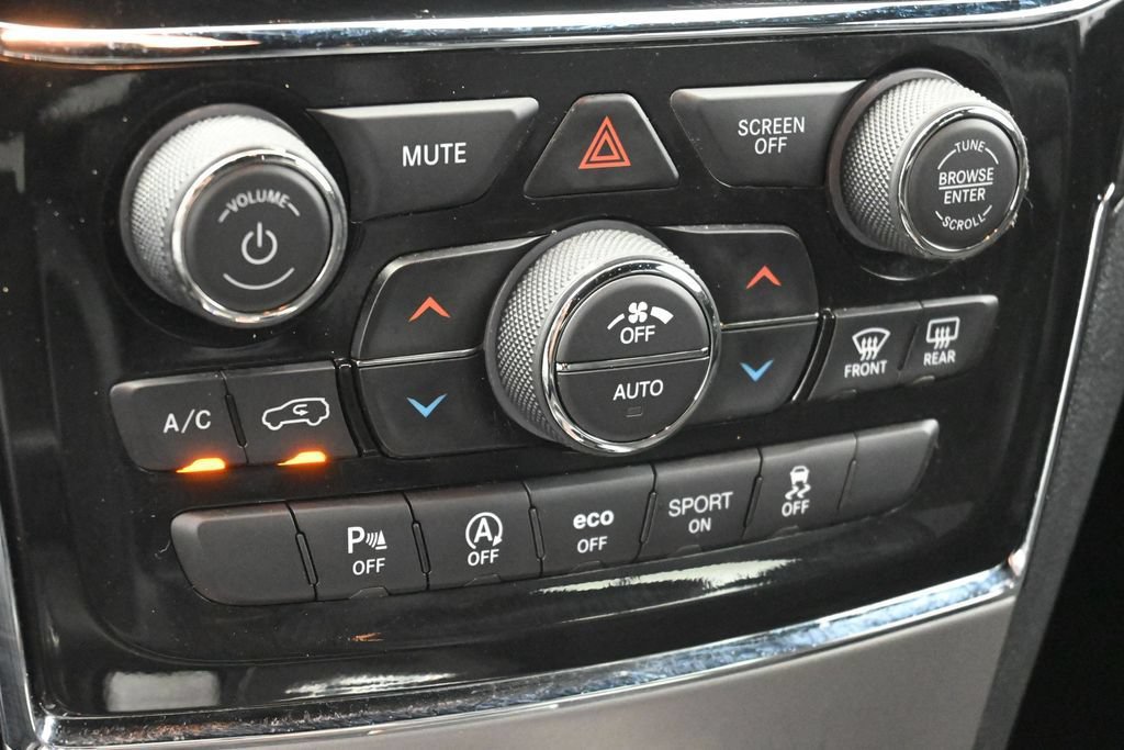 Used 2019 Jeep Grand Cherokee Altitude RWD image 4
