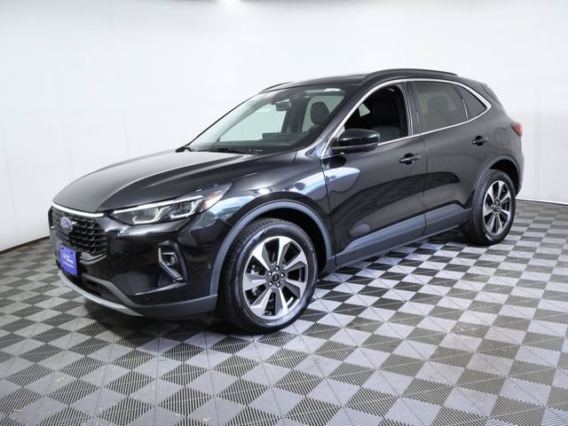 Certified 2023 Ford Escape Platinum w/ Premium Technology Package AWD/4WD image 3