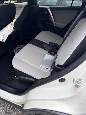 Used 2017 Toyota RAV4 XLE FWD image 6