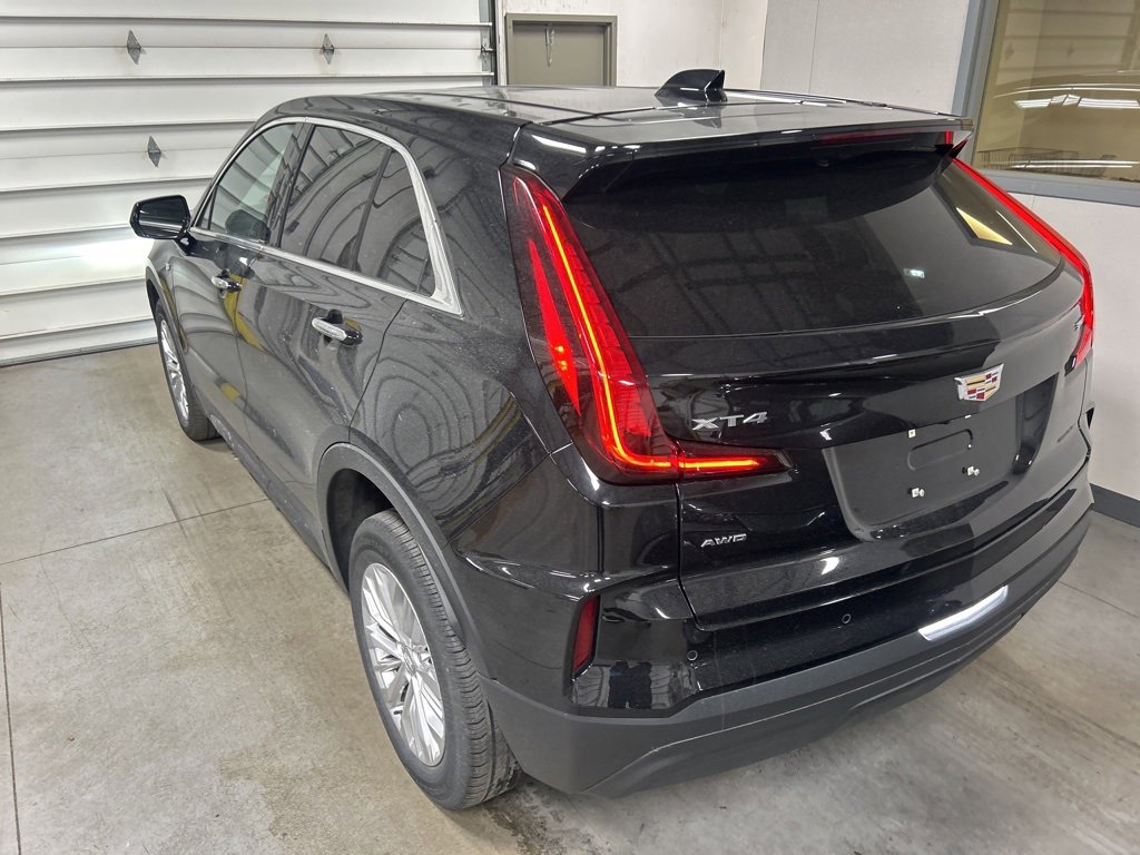 Used 2024 Cadillac XT4 Luxury image 5