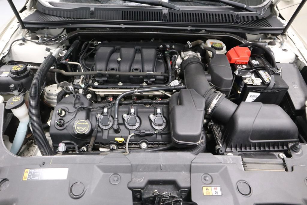 Certified 2018 Ford Taurus SEL image 13