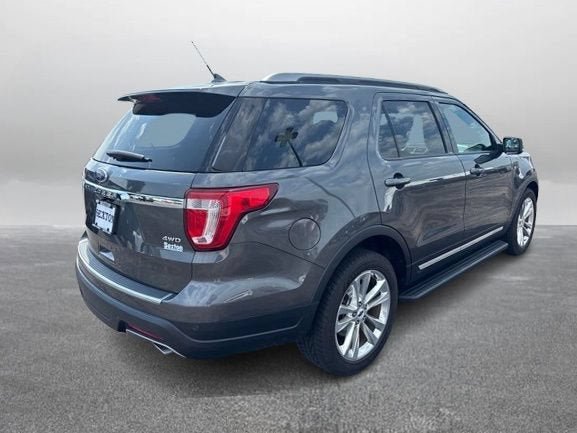 Certified 2018 Ford Explorer XLT w/ Equipment Group 202A AWD/4WD image 8