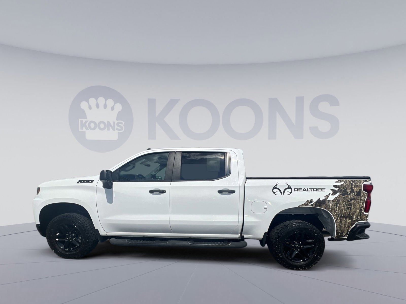Used 2021 Chevrolet Silverado 1500 Custom Trail Boss w/ Realtree Special Edition image 2