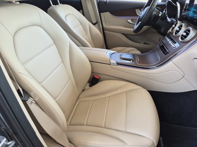 Used 2022 Mercedes-Benz GLC 300 4MATIC w/ Premium Package Lite image 34