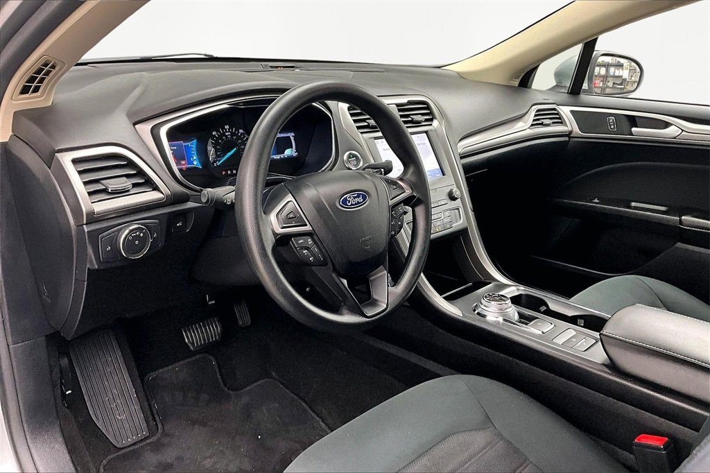 Certified 2020 Ford Fusion SE image 14