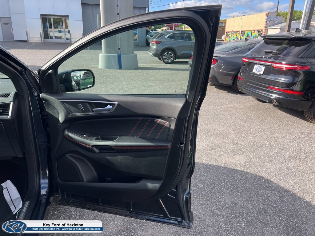Certified 2022 Ford Edge ST-Line w/ Class II Trailer Tow Package AWD/4WD image 22