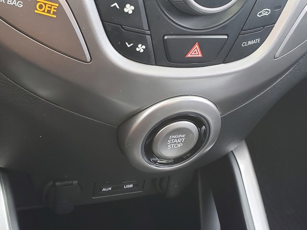 Used 2017 Hyundai Veloster Value Edition image 23