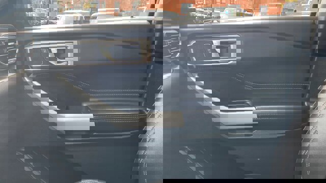 Certified 2022 Ford Explorer XLT w/ Equipment Group 202A image 21