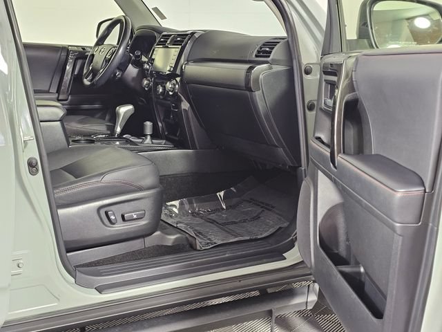 Used 2023 Toyota 4Runner TRD Off-Road Premium w/ Off Road Premium Plus Package AWD/4WD image 13