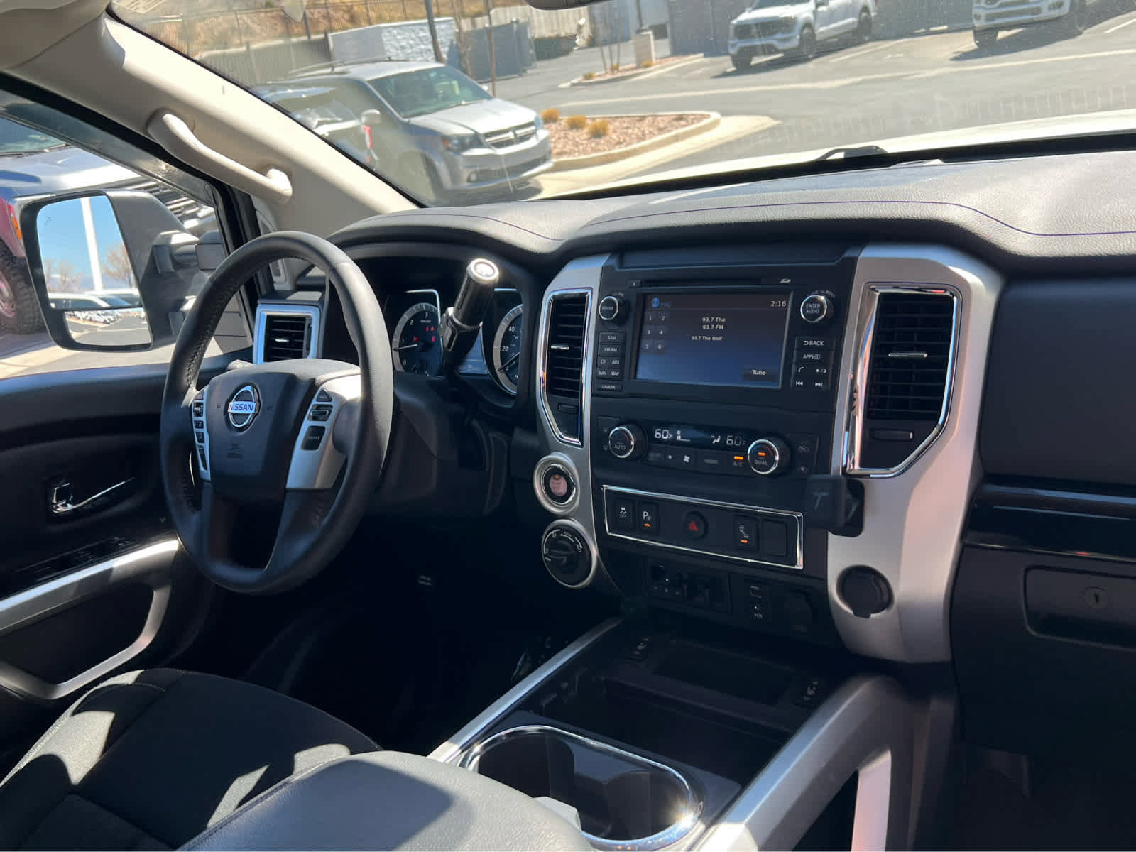 Used 2017 Nissan Titan SV image 20
