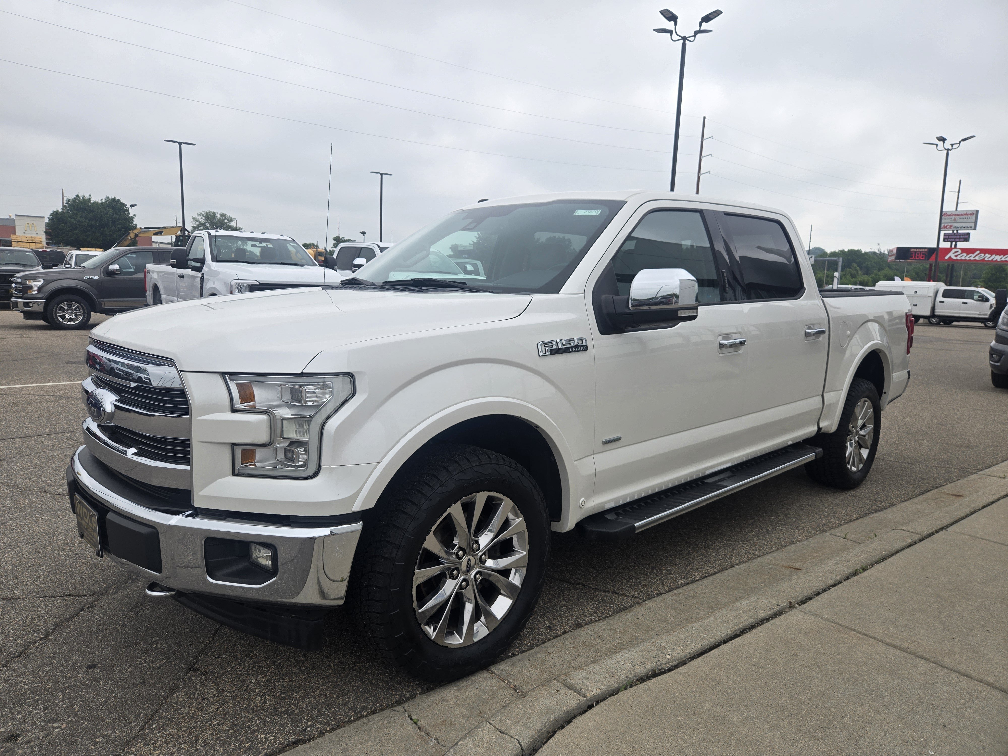 Certified 2017 Ford F150 Lariat w/ Equipment Group 502A Luxury AWD/4WD image 17