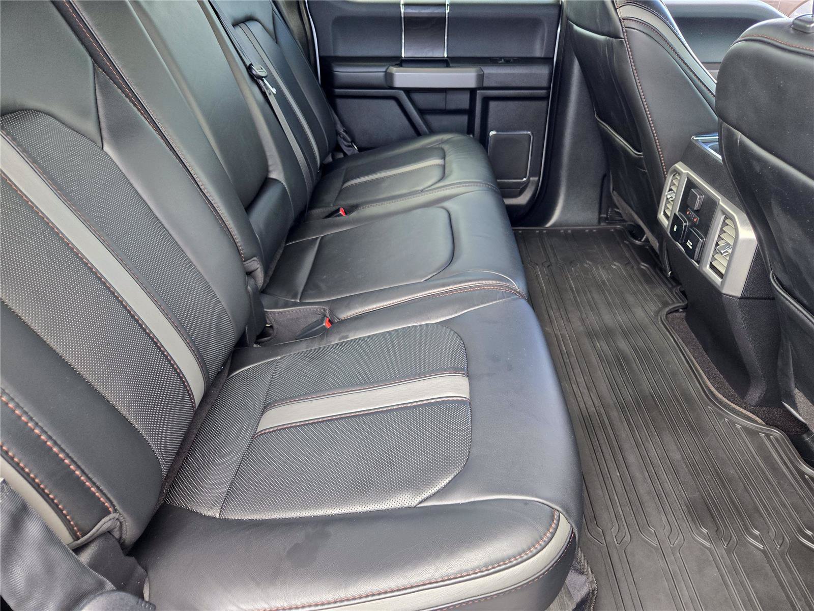 Certified 2019 Ford F150 Platinum w/ Equipment Group 701A Luxury AWD/4WD image 30
