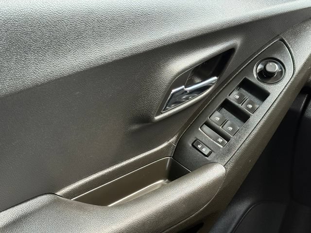 Used 2019 Chevrolet Trax LS w/ Tint and Cruise Package FWD image 32
